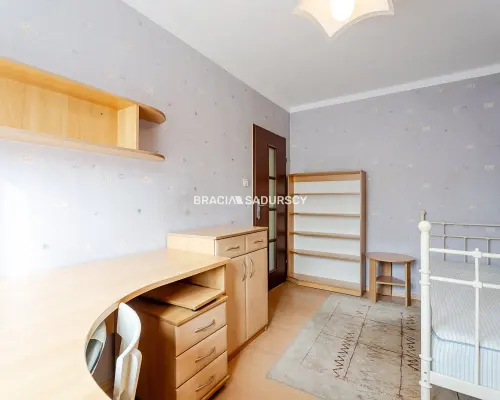 3 pok/ osobna kuchnia/ balkon- ul. Stojałowskiego.