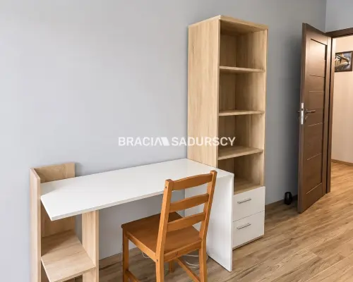 3-pok z balkonem + garaż, Obozowa