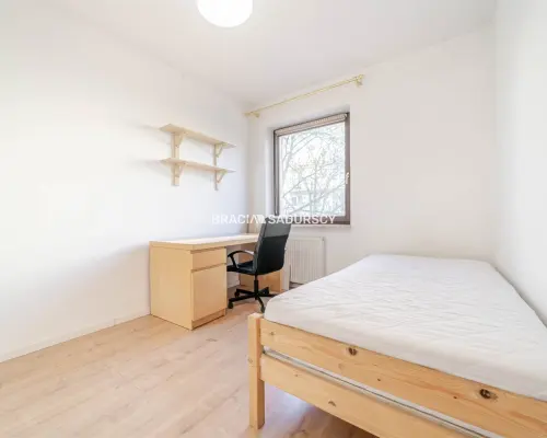 64m2 4 pok+ os kuchnia balkon Bronowice