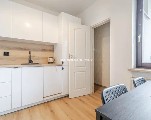 64m2 4 pok+ os kuchnia balkon Bronowice