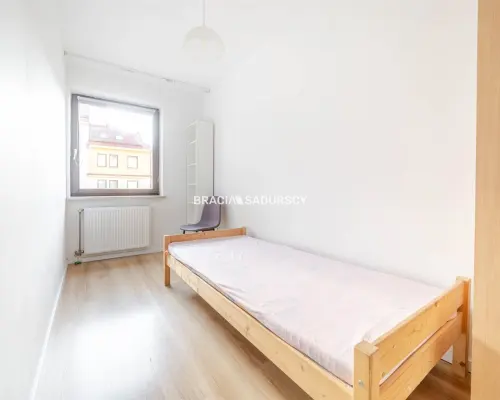 64m2 4 pok+ os kuchnia balkon Bronowice