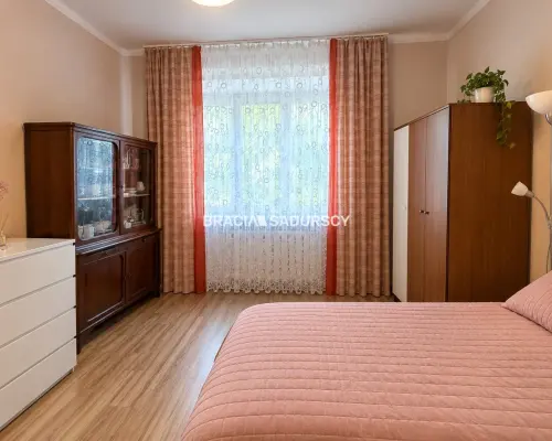 Mieszkanie wysoki parter z widokiem na dziedziniec