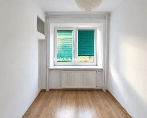Mieszkanie wysoki parter z widokiem na dziedziniec