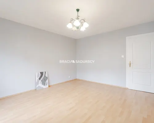 Kameralne 3 pokoje z dużym balkonem
