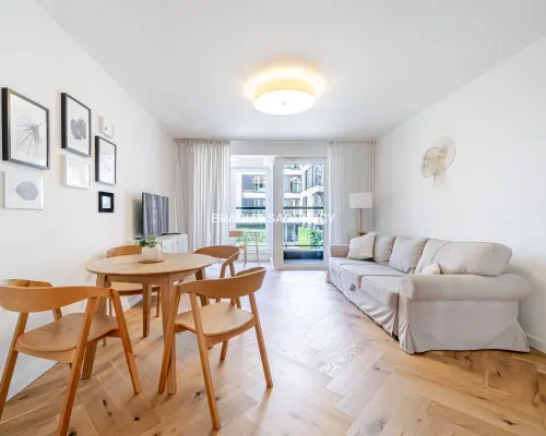 Kawalerka I piętro winda balkon garaż