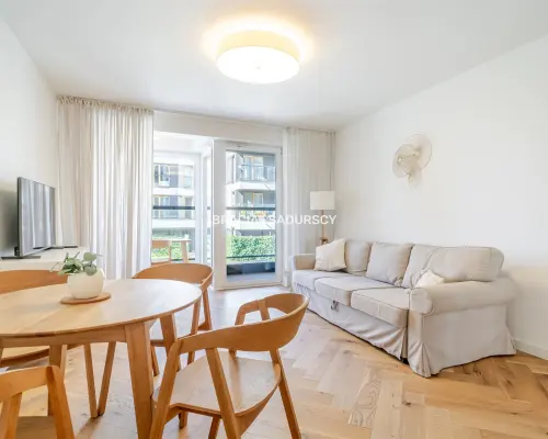 Kawalerka I piętro winda balkon garaż