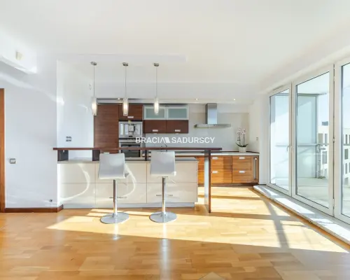 Bronowice Salwator Tower 13 piętro widok balkon