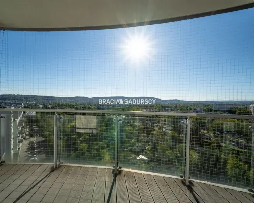 Bronowice Salwator Tower 13 piętro widok balkon