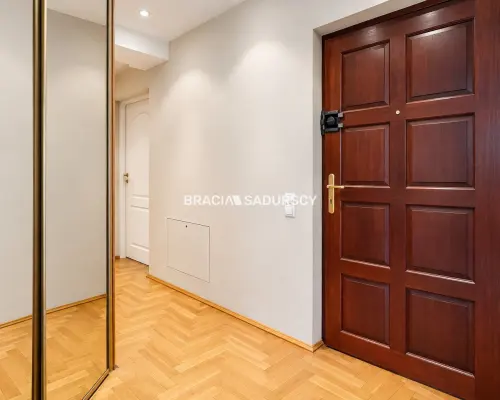 Trzy pokoje | Znakomity stan | Do wejścia | 74m2