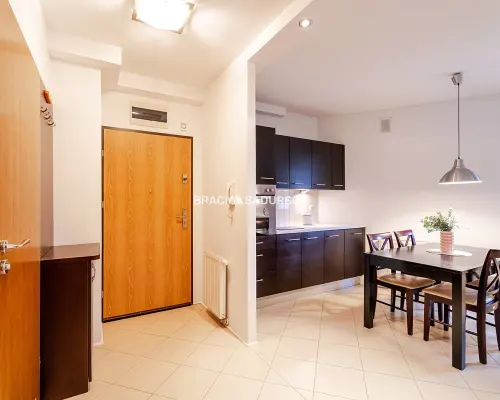 Duże 3 pokoje 79,8 m² | balkon | komórka | garaż | Wierzyńskiego | Kraków    Na sprzedaż przestronne miesz