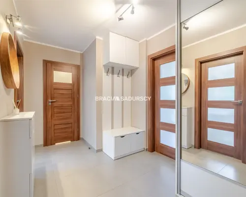 2 POKOJE | 52 m² | BALKON | OSOBNA KUCHNIA |