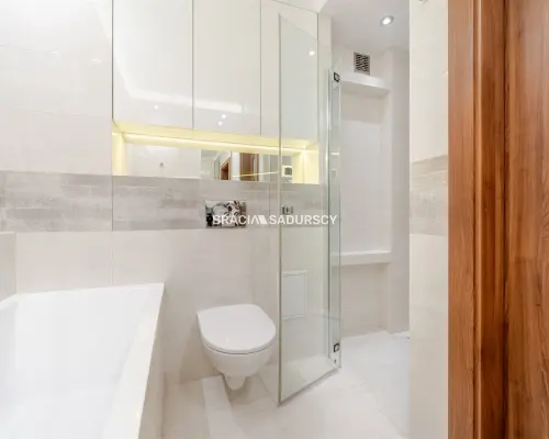 2 POKOJE | 52 m² | BALKON | OSOBNA KUCHNIA |
