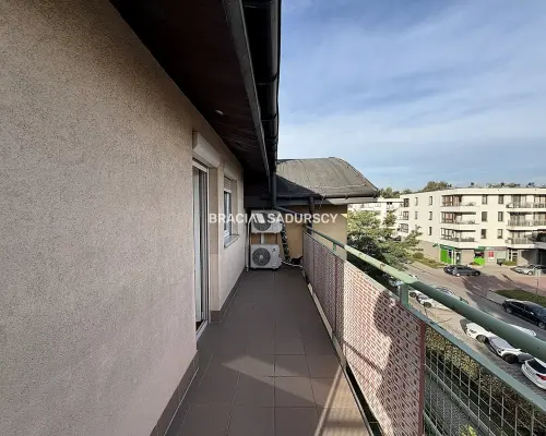 Klimatyczne mieszkanie z antresolą i balkonem
