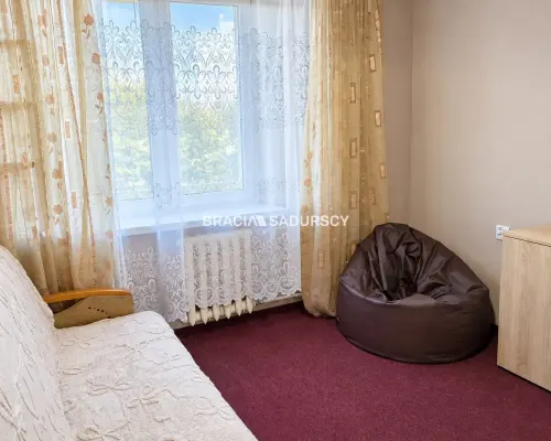 Dwupokojowe mieszkanie z osobną kuchnią - os. Kalinowe, Bieńczyce, Kraków    Oferujemy na wynajem w pełni wyposażone