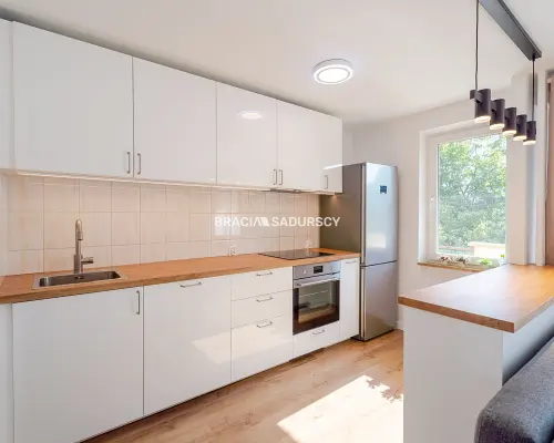 2 POKOJE | 38 m² | WYSOKI STANDARD | PO GENERALNYM REMONCIE | BALKON | PARKING |  KRAKÓW, UL UŁANÓW -REJON U