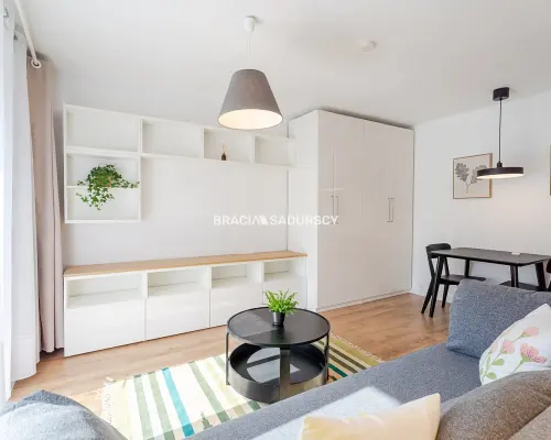2 POKOJE | 38 m² | WYSOKI STANDARD | PO GENERALNYM REMONCIE | BALKON | PARKING |  KRAKÓW, UL UŁANÓW -REJON U