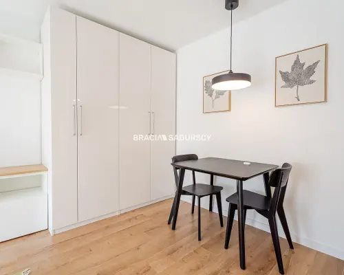 2 POKOJE | 38 m² | WYSOKI STANDARD | PO GENERALNYM REMONCIE | BALKON | PARKING |  KRAKÓW, UL UŁANÓW -REJON U