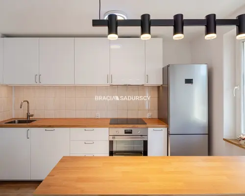 2 POKOJE | 38 m² | WYSOKI STANDARD | PO GENERALNYM REMONCIE | BALKON | PARKING |  KRAKÓW, UL UŁANÓW -REJON U