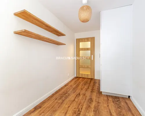 Do wynajęcia nowoczesne mieszkanie po remoncie - 38 m² | os. Strusia, Kraków Nowa Huta    Cena najmu: 2 500 zł | 2 pokoje | P