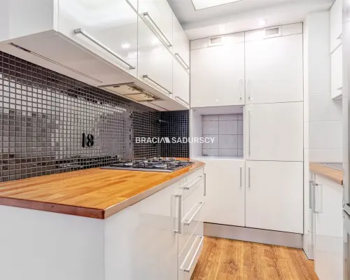 Do wynajęcia nowoczesne mieszkanie po remoncie - 38 m² | os. Strusia, Kraków Nowa Huta    Cena najmu: 2 500 zł | 2 pokoje | P