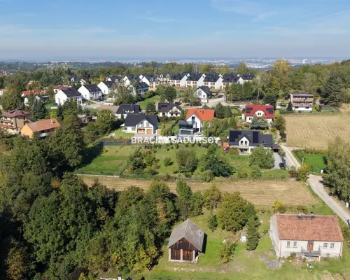DZIAŁKA BUDOWLANA UZBROJONA PRZY WIELICZCE 32 ARY