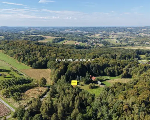 DZIAŁKA NA SPRZEDAŻ - CHRONÓW, GMINA NOWY WIŚNICZ     Cena: 125 000 zł     Powierzchnia: 25,97 ara (2 597 m²) Numer dział