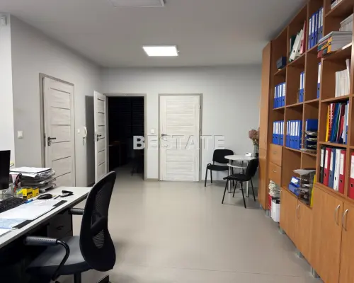 Lokal/mieszkanie, teren ogrodzony,garaż