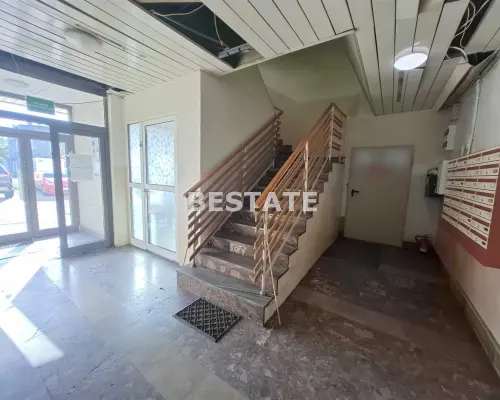 Lokal 18 m.kw w biurowcu przy głównej ulicy