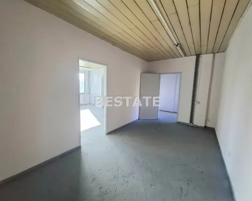 Lokal 60 m.kw przy głównej ulicy / biurowiec