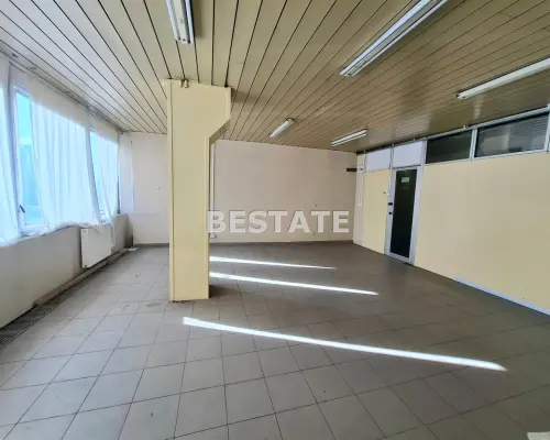 Lokal 60 m.kw przy głównej ulicy / biurowiec