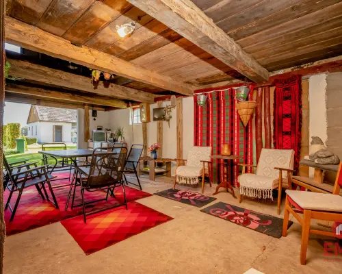 Zadbane siedlisko z budynkami gospodarczymi 7400m²
