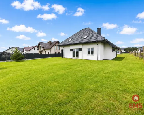 Dom wolnostojący 160 m² blisko jeziora i lasu