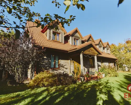 Dom drewniany 230 m² z 5 pokojami i salą na 40 osób