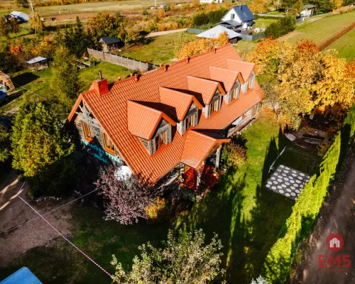 Dom drewniany 230 m² z 5 pokojami i salą na 40 osób