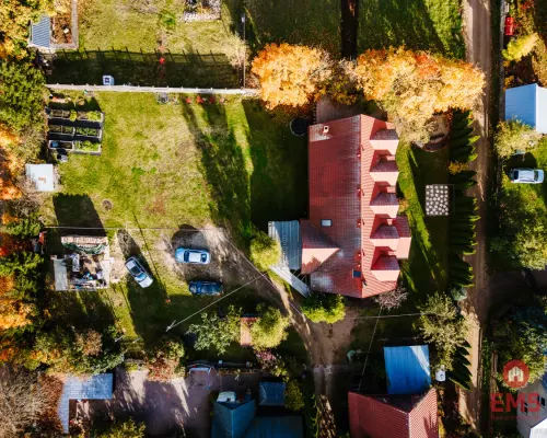 Dom drewniany 230 m² z 5 pokojami i salą na 40 osób