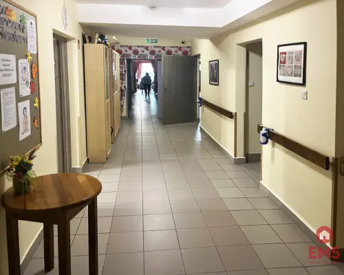 Nieruchomość z domem opieki