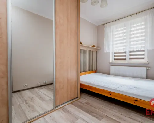 Mieszkanie na parterze z ogródkiem.