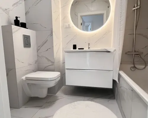 Trzy pokoje, do wejscia, Centrum