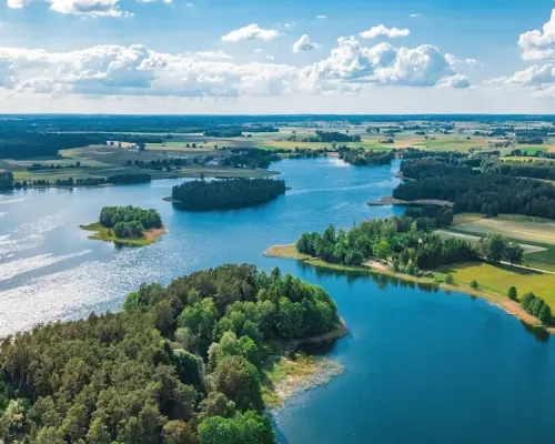 Działka nad jeziorem w gminie Stare Juchy.
