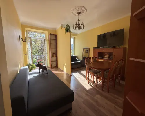 Atrakcyjne mieszkanie o powierzchni ok. 30,65 przy ul Grochowskie obok Park Obwodu Praga Armii Krajowej.Mieszkanie po kapitalny