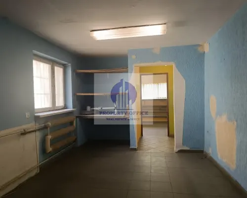 Włochy: magazyn/usługi 81,70 m2