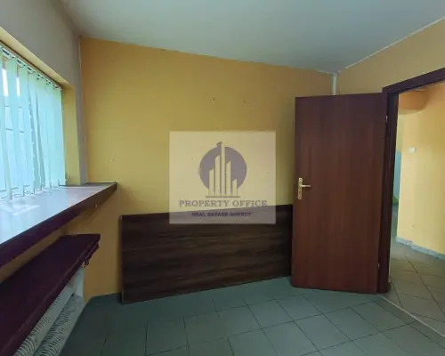 Włochy: magazyn/usługi 81,70 m2