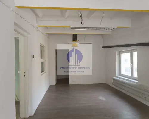 Włochy: magazyn/usługi 81,70 m2