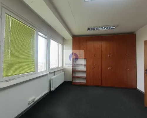 Praga Południe:lokal biurowy 21,60m2 do wynajęcia