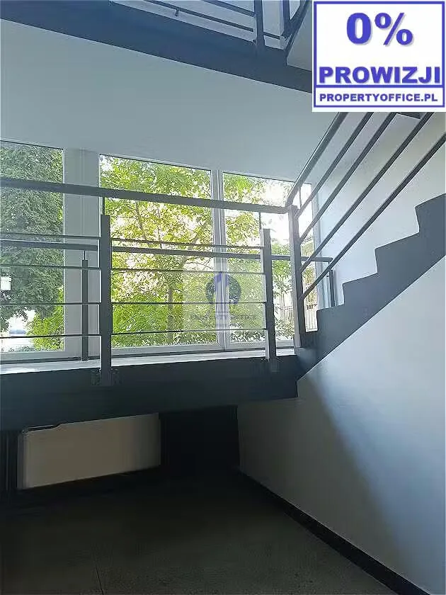 Włochy: lokal biurowy 16,50m2 do wynajęcia