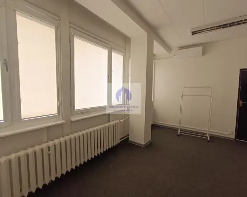 Praga Południe: lokal biurowy 21,50m2 do wynajęcia