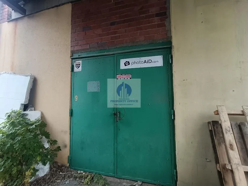 Włochy: magazyn 57,16 m2 do wynajęcia