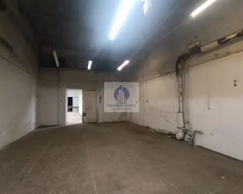 Włochy: magazyn 57,16 m2 do wynajęcia