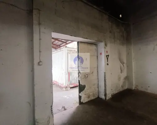 Włochy: magazyn 57,16 m2 do wynajęcia