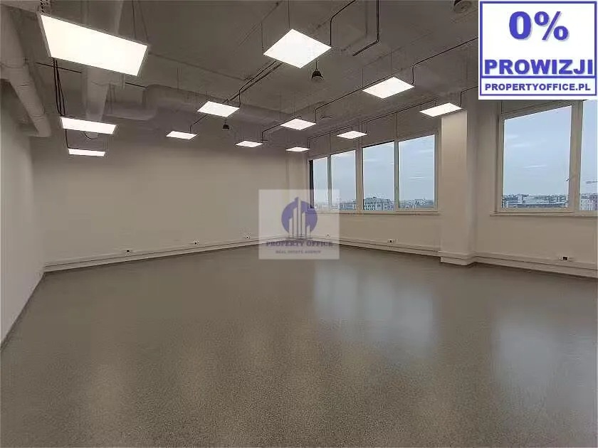 Włochy: lokal biurowy 91,30 m2 do wynajęcia